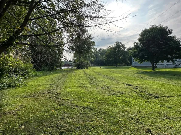 93 Elm St, Milan, OH 44846