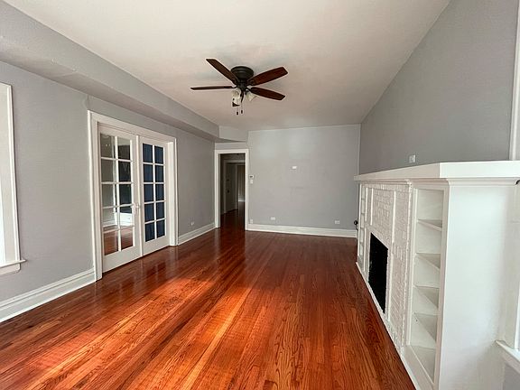 2nd image of 5322 N Sawyer Ave APT 2