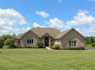 1909 Black Oak Dr, McHenry, IL 60050