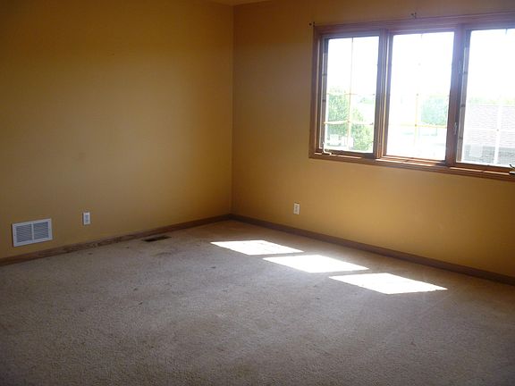 3rd image of 348 Curwick Dr
