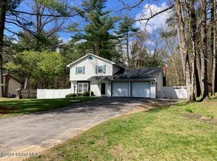 27 San Luis Rd, Gansevoort, NY 12831
