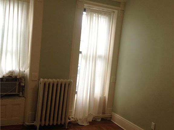 3rd image of 383 Park Pl APT 3
