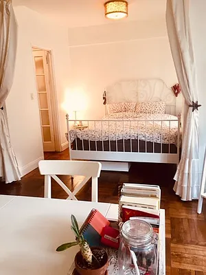 Rented by NYLA Realty | media 18