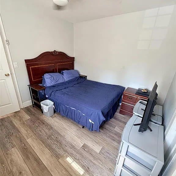 1143 E Main St — Photo 8