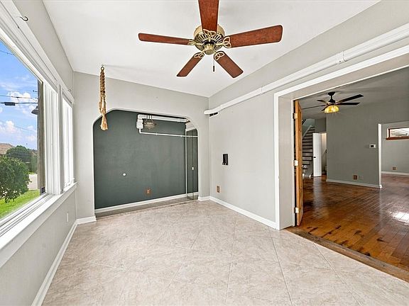 5th image of 302 Jefferson St