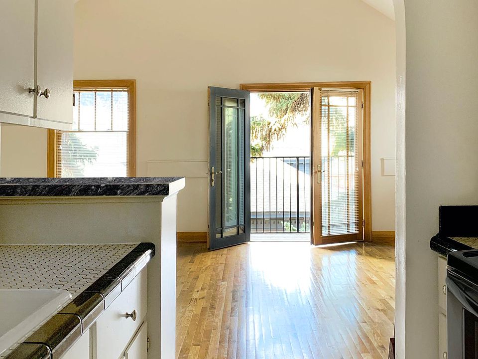 1st image of 224 E Pine St Penthouse 8