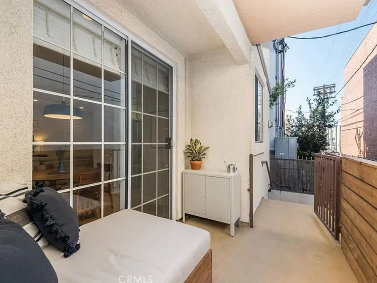 945 N Hudson Ave #104 — Photo 10