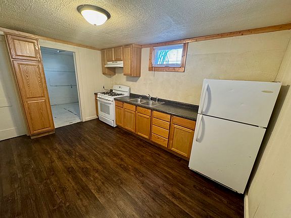 5th image of 410 E Denver St #2