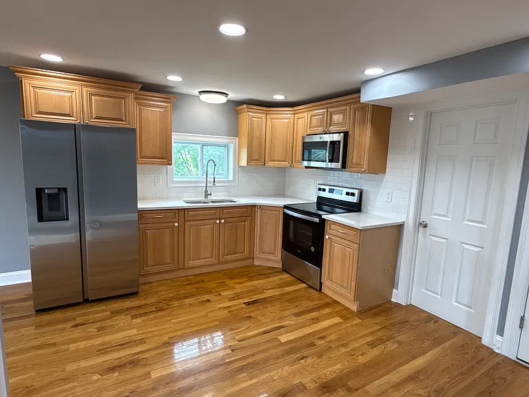 138 Lafayette St #2 — Photo 6
