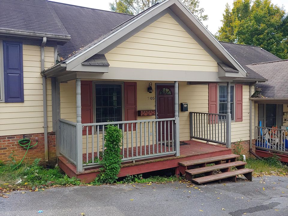 1st image of 205 Correll Ln #205
