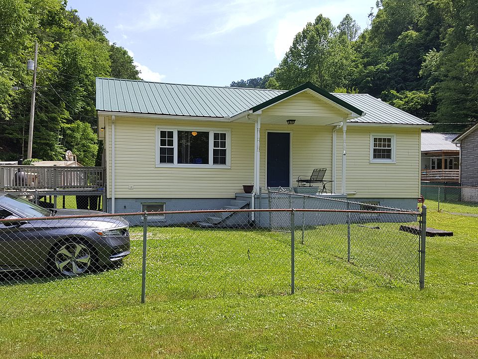 1st image of 32 Arden Ln