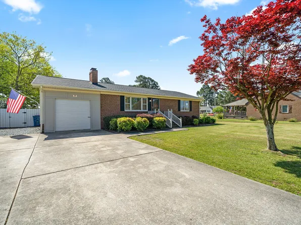 129 Red Robin Dr, Dunn, NC 28334