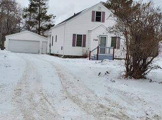 726 S Front St, Crookston, MN 56716