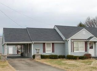 75 Reese St, Irvine, KY 40336