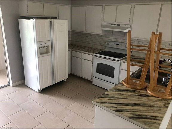 3rd image of 1026 NE 8th Pl