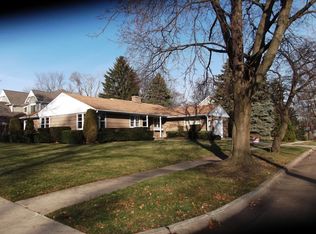 627 Fairview Ave, Libertyville, IL 60048