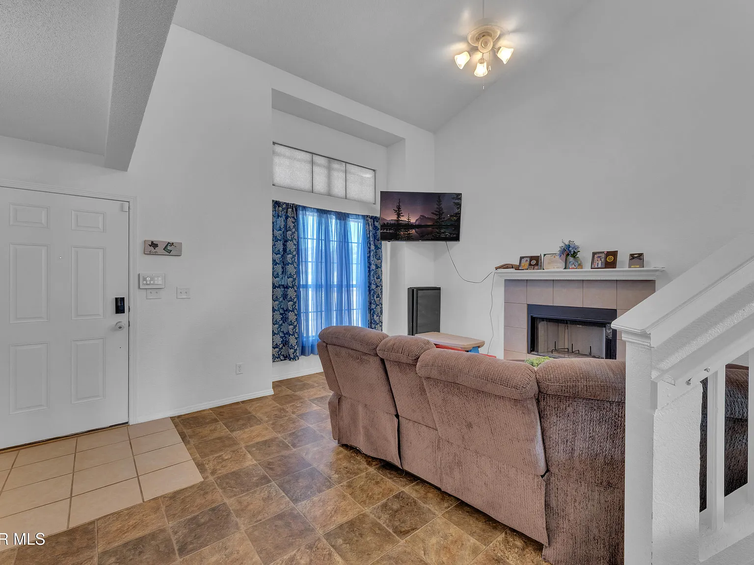 3 bed, 2.0 bath, 1703 sqft, $1,800 — Photo 4
