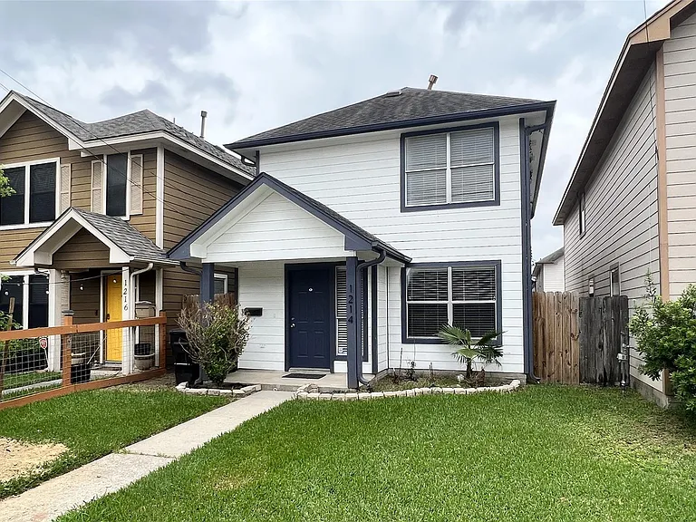 1214 Cleveland St — Photo 1