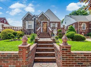 13711 230th St, Springfield Gardens, NY 11413