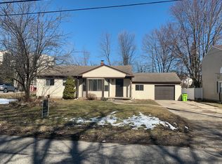 26685 Campau Ln, Harrison Township, MI