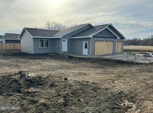 205 Oak St, Henry, SD 57243