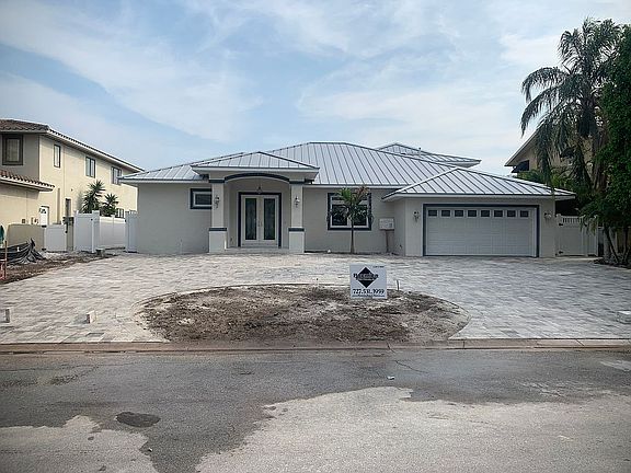 2nd image of 416 Belle Isle Ave