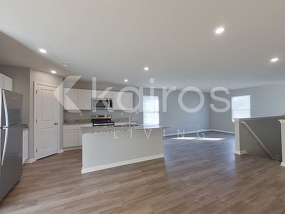 3rd image of 308 Wild Deer Dr