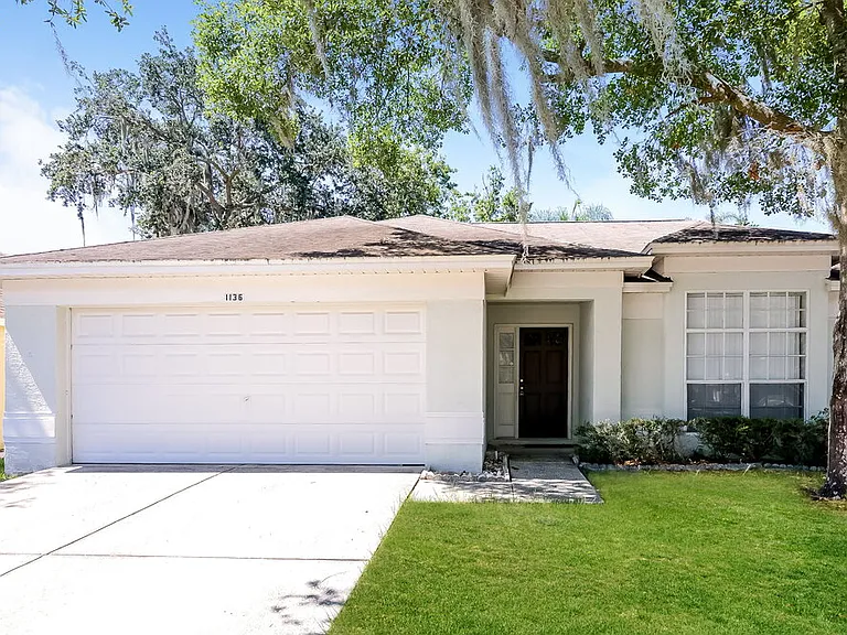 1136 Hardwood Dr — Photo 1