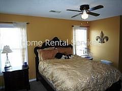 3rd image of 605 SE Williamsburg Dr