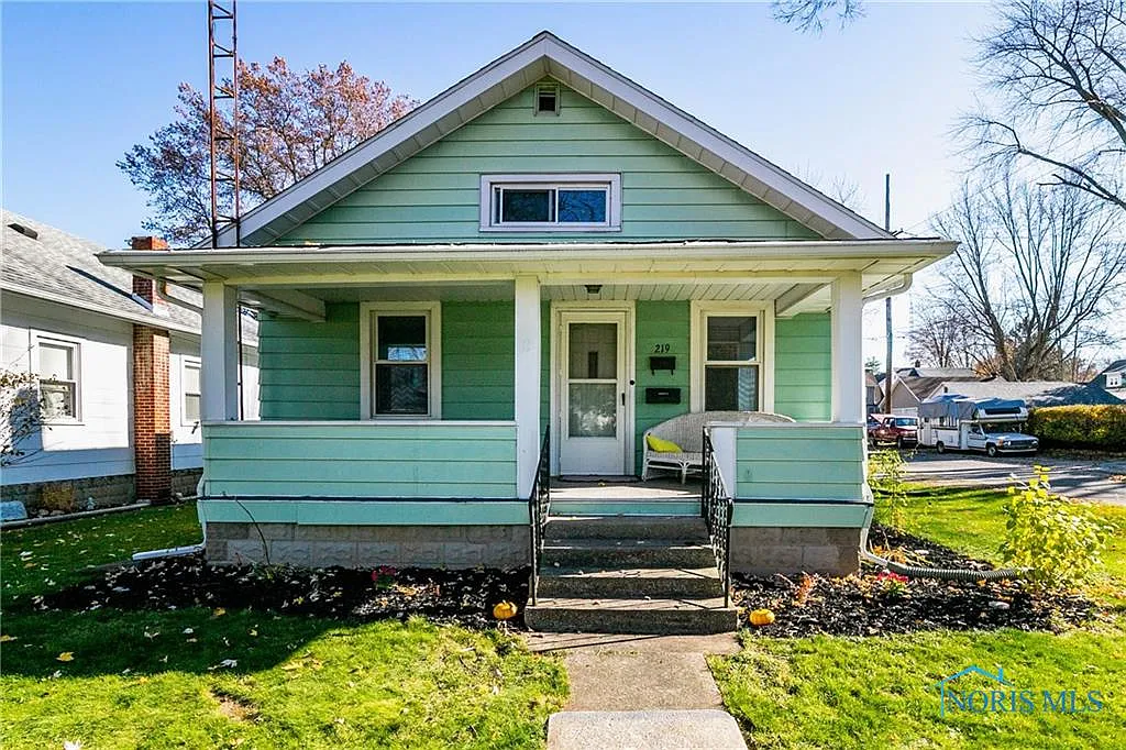 219 Tacoma Ave photo 1