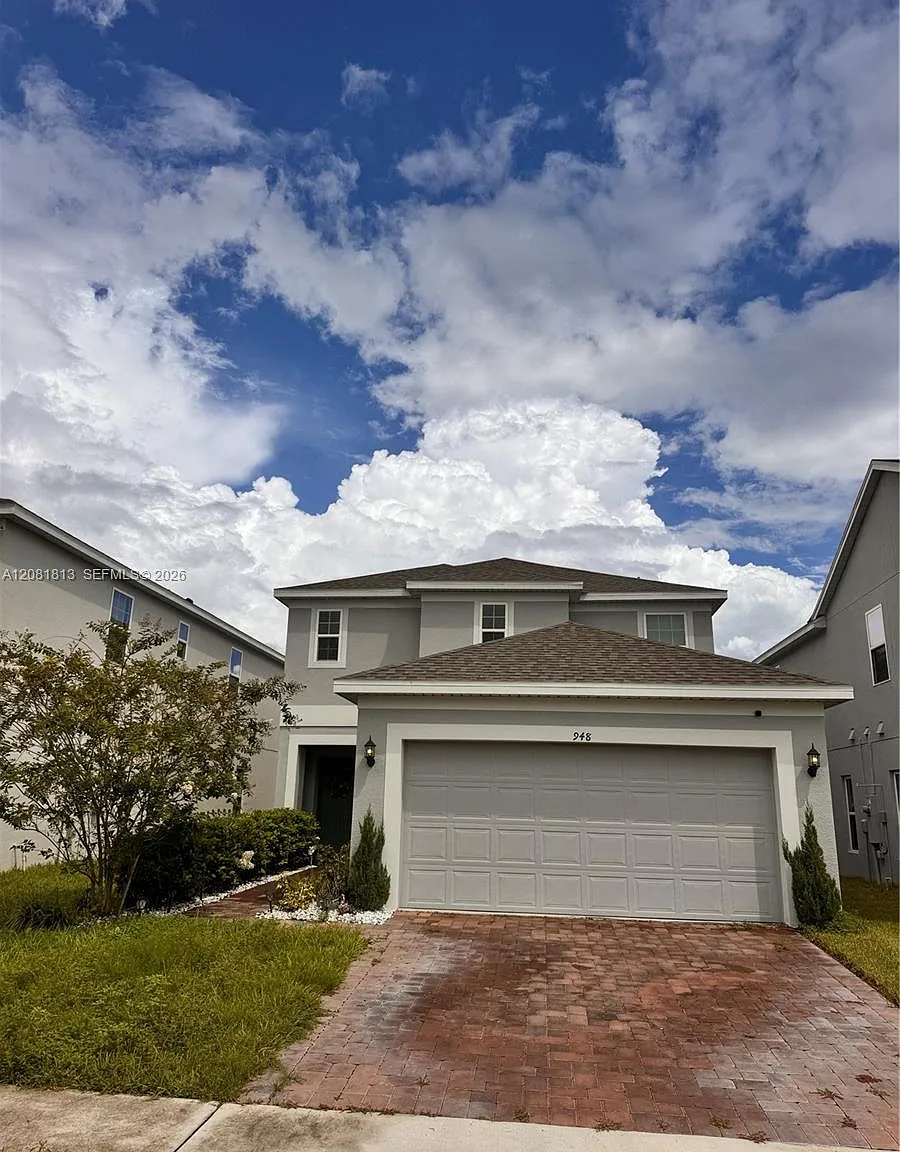4 bed, 2.5 bath, 2400 sqft, $2,650 — Photo 1