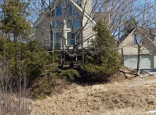 2036 2nd St, Onekama, MI 49675