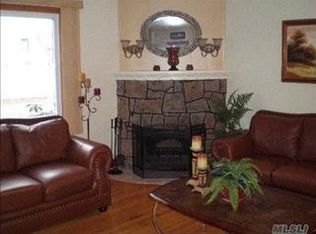 1024 Centennial Ave, Baldwin, NY 11510