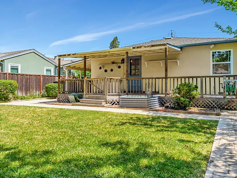 1228 Ruby St — Photo 31