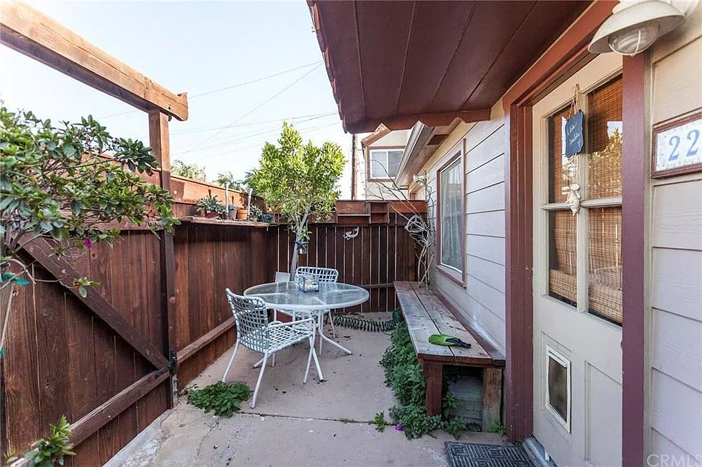2 bed, 800 sqft, $3,150 — Photo 2