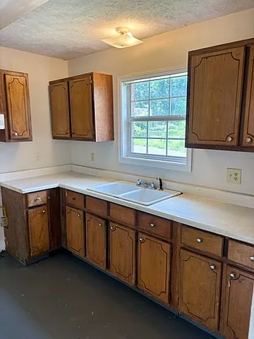 2 bed, 700 sqft, $695 — Photo 3