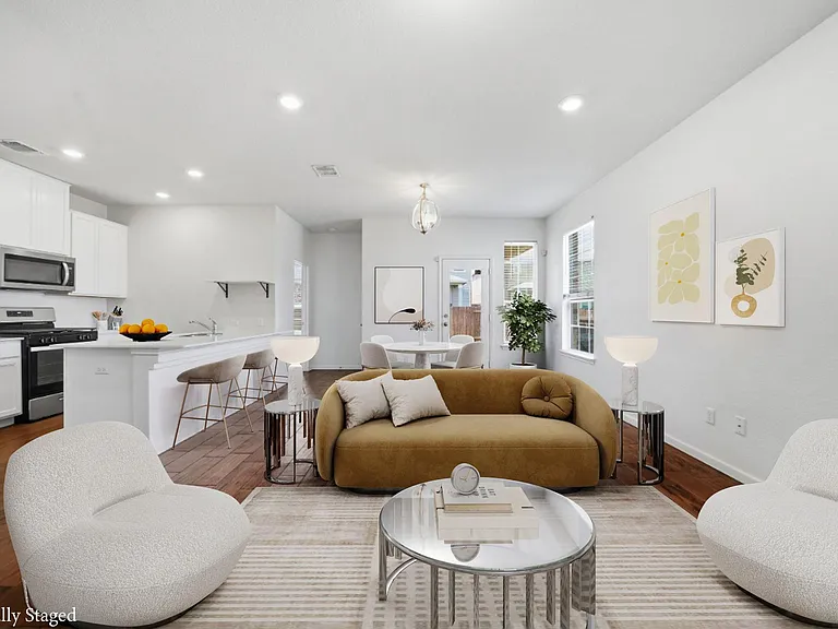 225 Danablu Dr — Photo 4