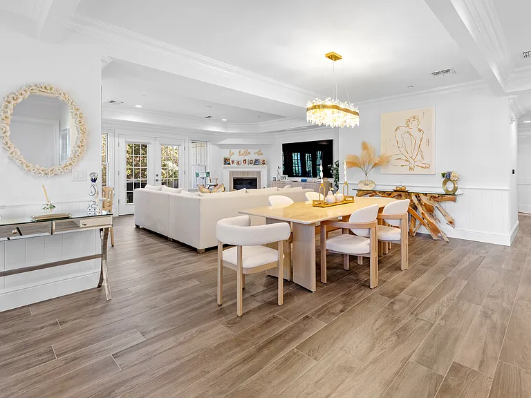 30 Village Green Dr — Photo 3