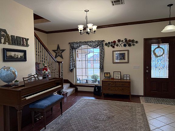 4th image of 4608 Lovell Ln