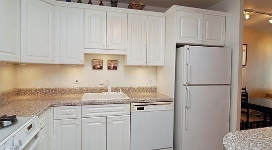 3rd image of 1960 N Lincoln Park West Ave #907