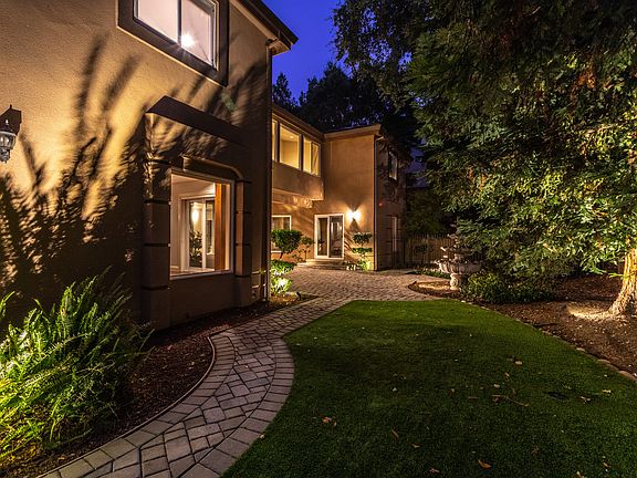 2nd image of 819 Oak Manor Ct