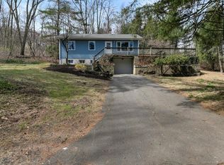 203 Lake Shore Dr, Middlebury, CT 06762
