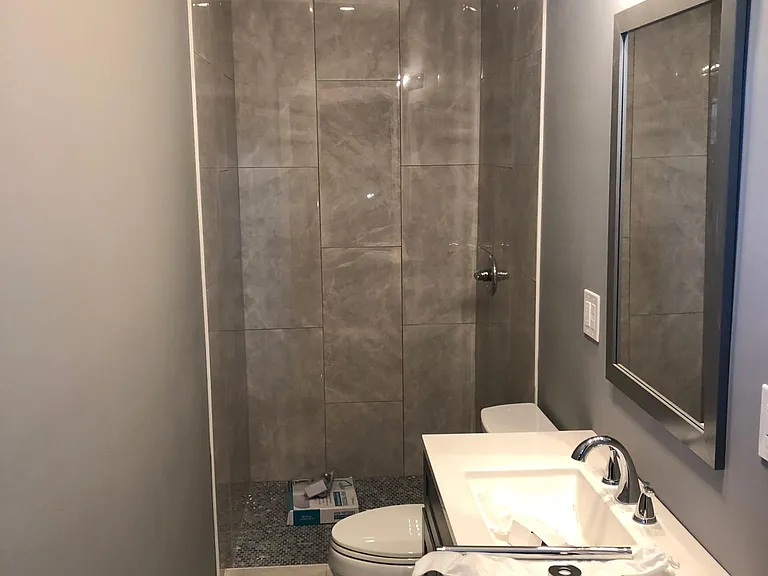 2059 W 19th St #2R — Photo 4