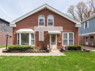 8231 Mango Ave, Morton Grove, IL 60053