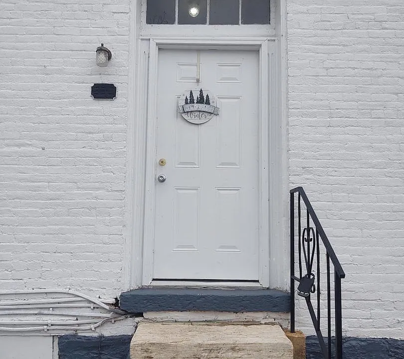 3 N Main St #3B