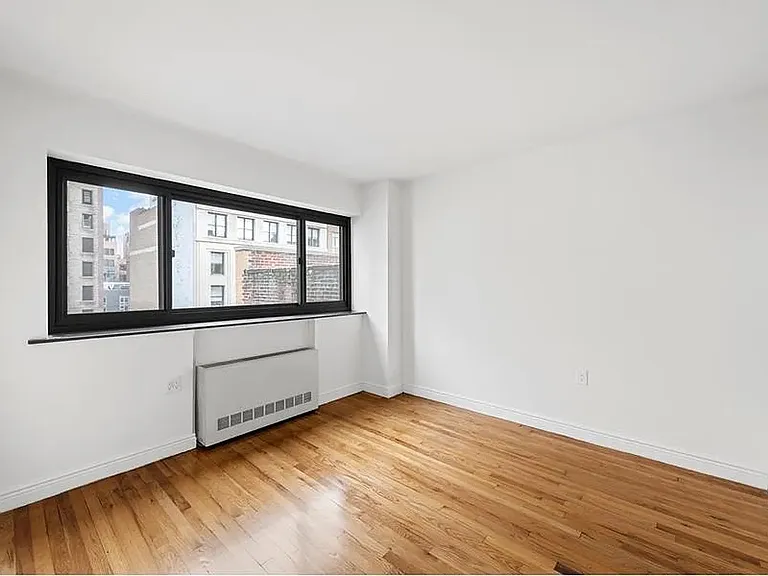 295 Park Ave S #3J — Photo 2
