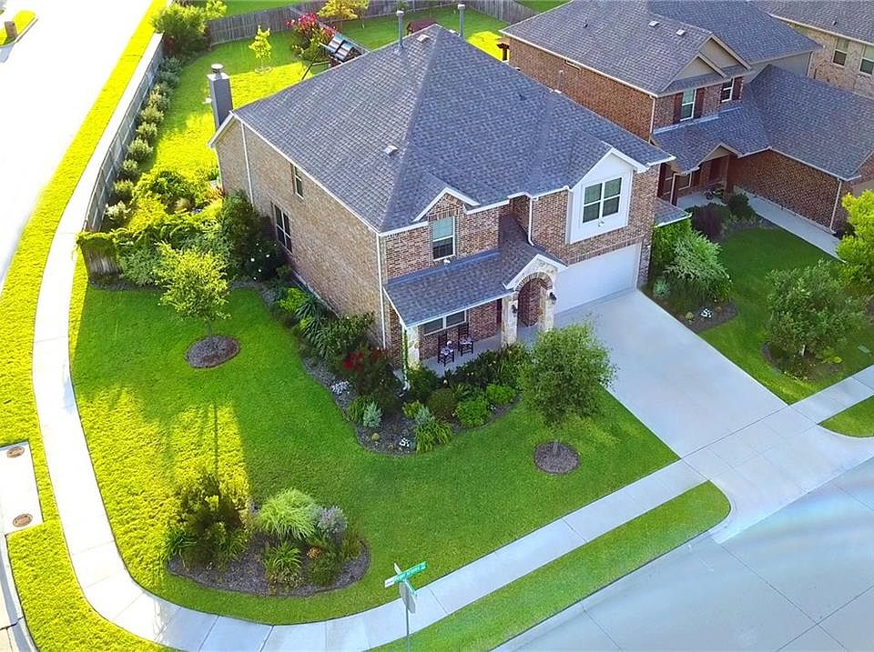 1st image of 428 Roger Graves Cir