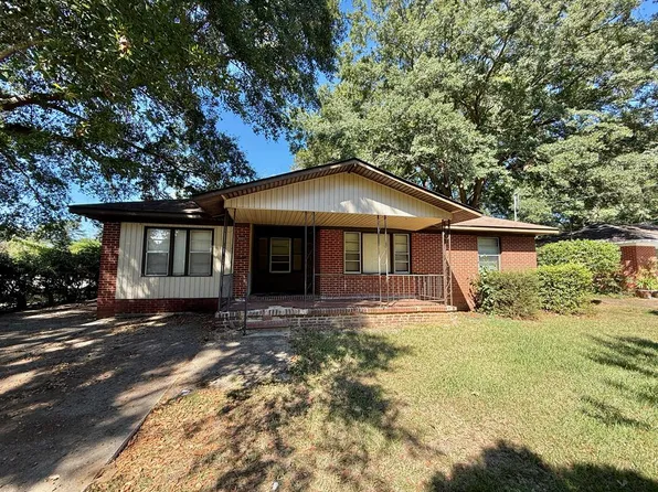 3001 Plantation Rd, Columbus, GA 31903