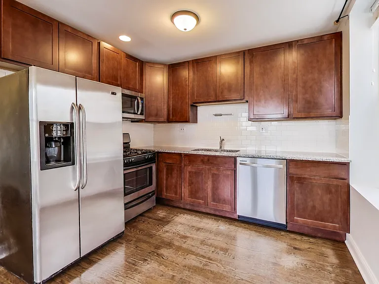 1450 N Campbell Ave #3R — Photo 6