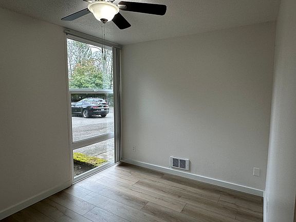 4th image of 4501 Lakeview Blvd #4503